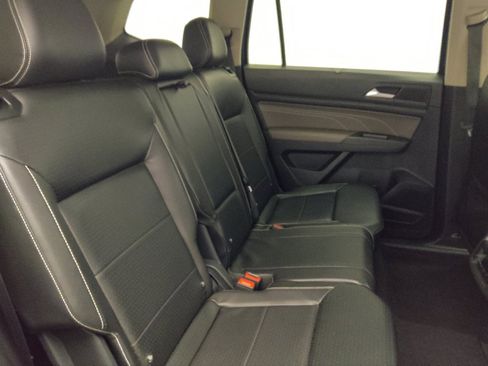 Used 2022 Volkswagen Atlas SE w/ Panoramic Sunroof Package FWD image 19