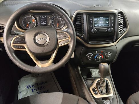 Used 2018 Jeep Cherokee Latitude image 22