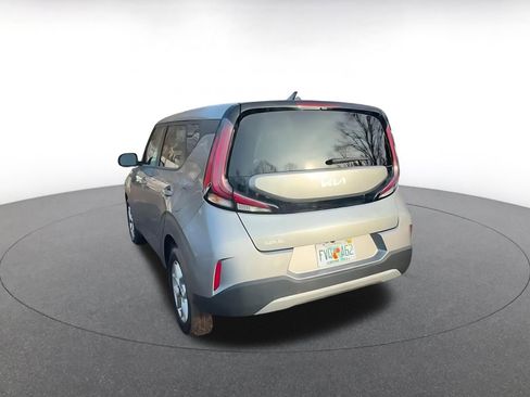 Used 2025 Kia Soul LX w/ LX Technology Package image 11