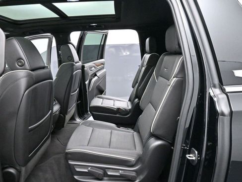 Certified 2023 Cadillac Escalade ESV Premium Luxury image 33
