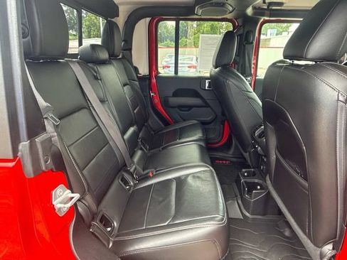 Used 2020 Jeep Gladiator Overland AWD/4WD image 14