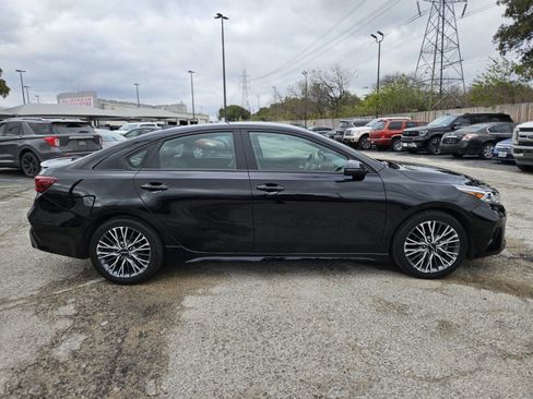 Used 2024 Kia Forte GT-Line image 2