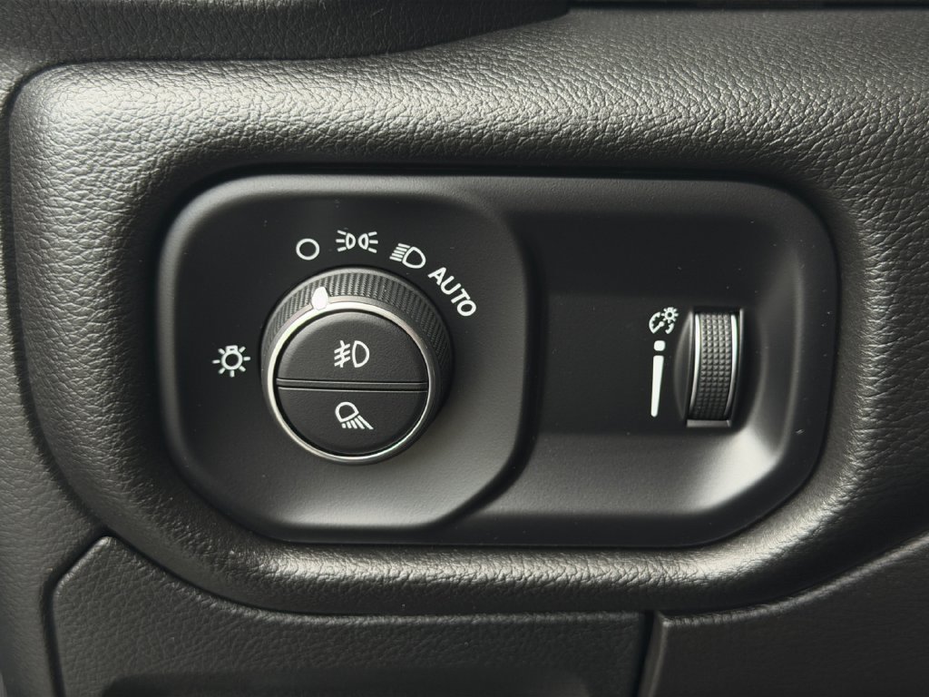 Used 2024 RAM 1500 Rebel AWD/4WD image 23