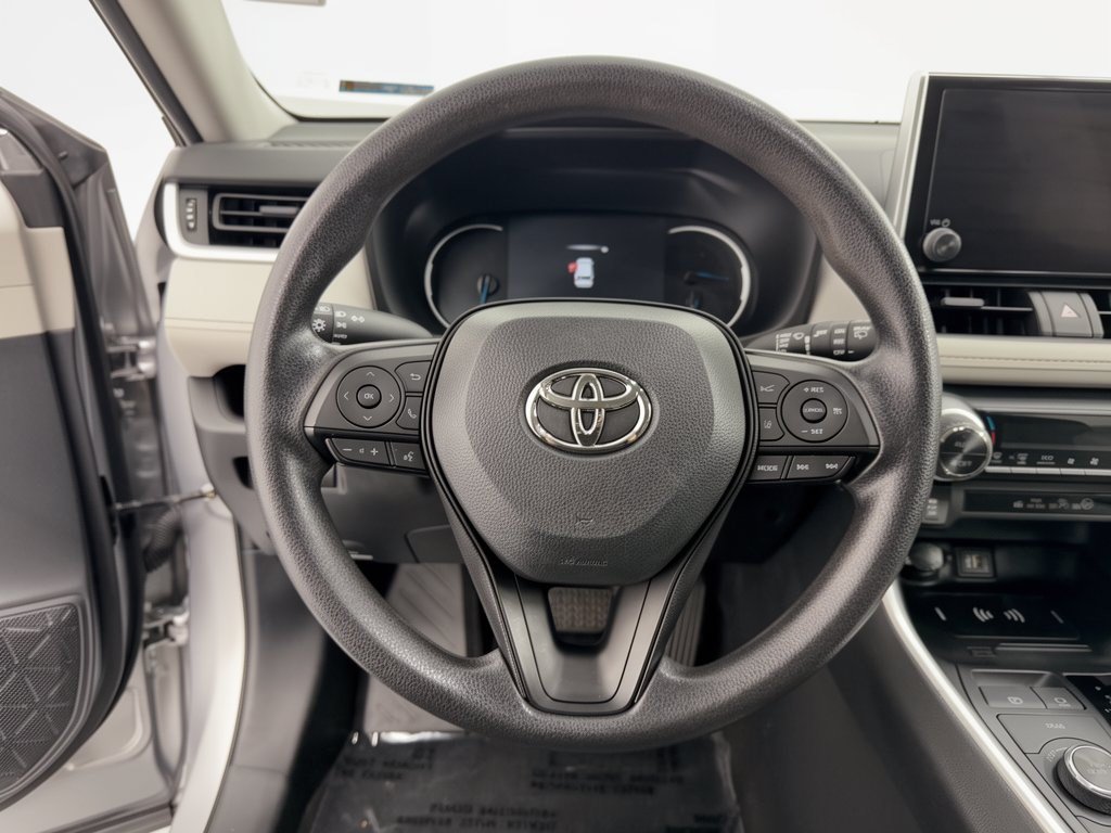 Used 2024 Toyota RAV4 XLE AWD/4WD image 10