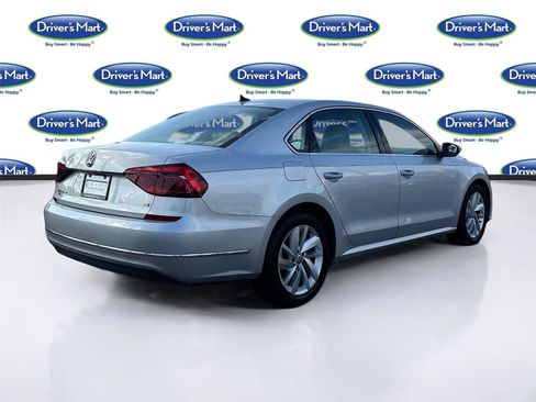 Used 2018 Volkswagen Passat 2.0T SE image 8