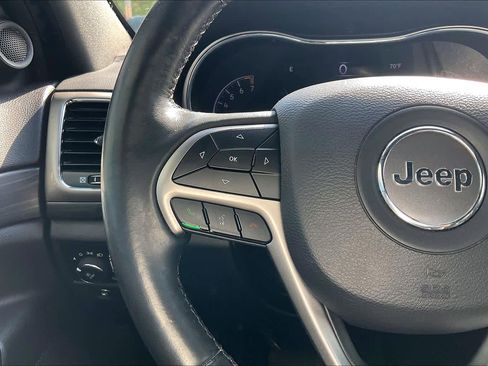 Used 2019 Jeep Grand Cherokee Laredo w/ Laredo X Package image 23
