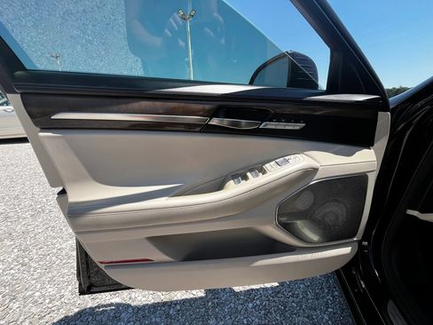 Used 2018 Genesis G90 5.0 Ultimate AWD/4WD image 16