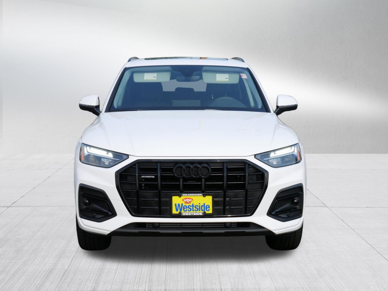 Used 2025 Audi Q5 2.0T Premium w/ Convenience Plus Package AWD/4WD image 2