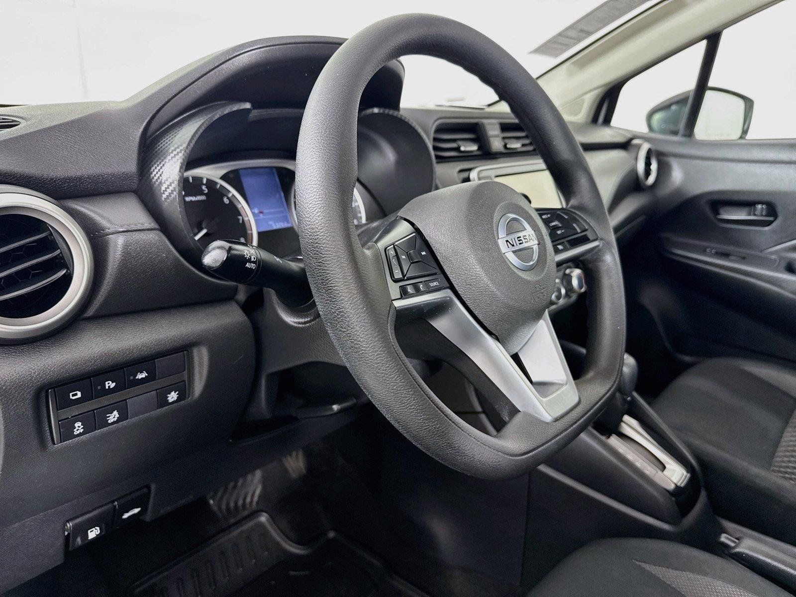 Used 2020 Nissan Versa S FWD image 4