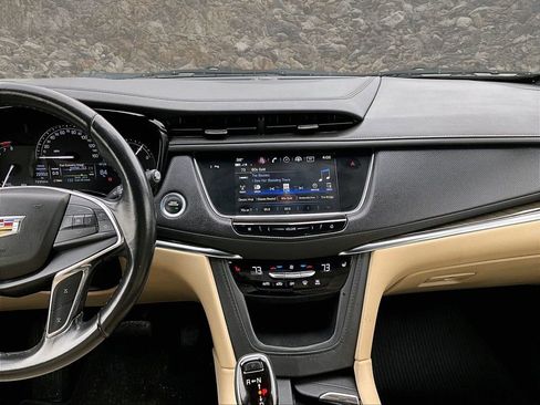 Used 2019 Cadillac XT5 AWD image 6