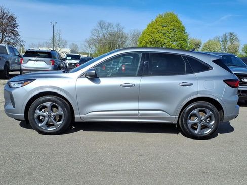 Used 2023 Ford Escape ST-Line Select AWD/4WD image 2
