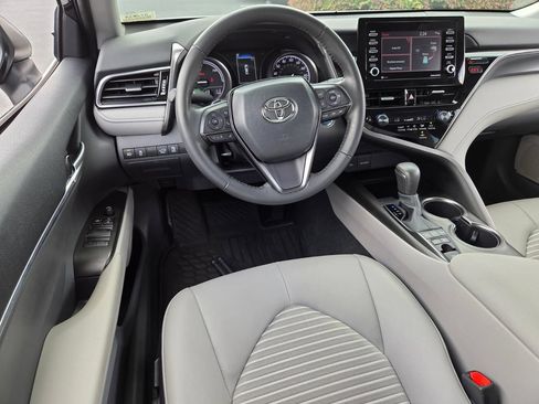 Used 2024 Toyota Camry SE FWD image 7