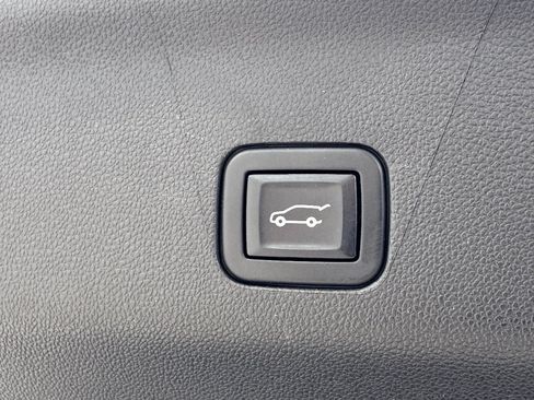 Used 2022 Cadillac Escalade Luxury AWD/4WD image 15