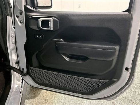 Used 2024 Jeep Wrangler Willys image 30