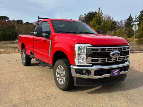 Used 2024 Ford F350 XLT w/ FX4 Off-Road Package image 4