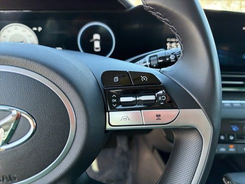 Certified 2023 Hyundai Elantra Limited image 21