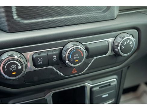Used 2020 Jeep Wrangler Unlimited Sport AWD/4WD image 28