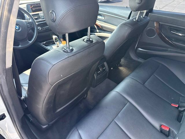 Used 2017 BMW 320i xDrive Sedan AWD/4WD image 19