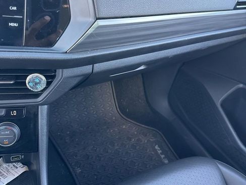 Used 2019 Volkswagen Jetta SEL image 18