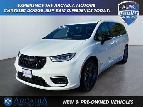 New 2026 Chrysler Pacifica Select image 16
