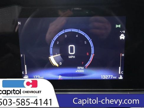 Used 2025 Chevrolet Trax LT w/ LT Convenience Package image 18