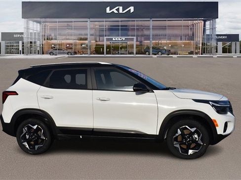 New 2026 Kia Seltos S image 2