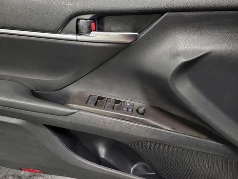 Used 2021 Toyota Camry LE FWD image 26