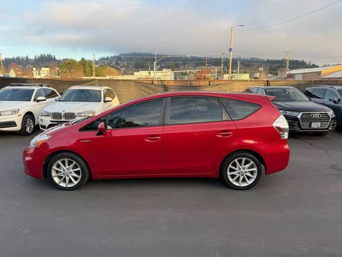 Used 2012 Toyota Prius V Three image 8