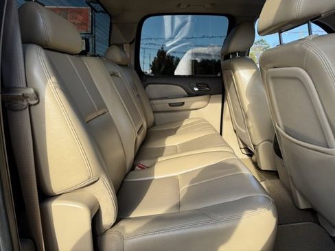 Used 2009 GMC Sierra 2500 SLT w/ SLT Convenience Package image 16