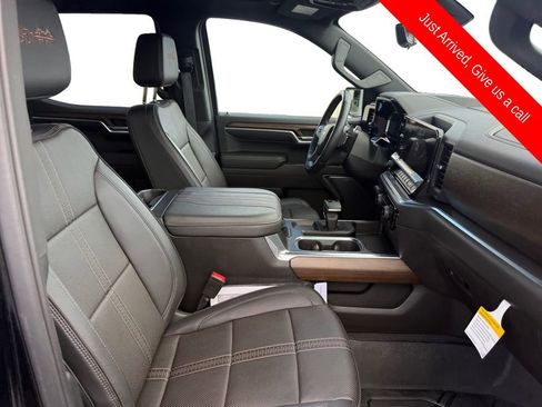 Certified 2024 Chevrolet Silverado 1500 High Country image 17