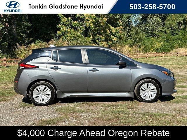 Used 2025 Nissan Leaf S FWD image 10
