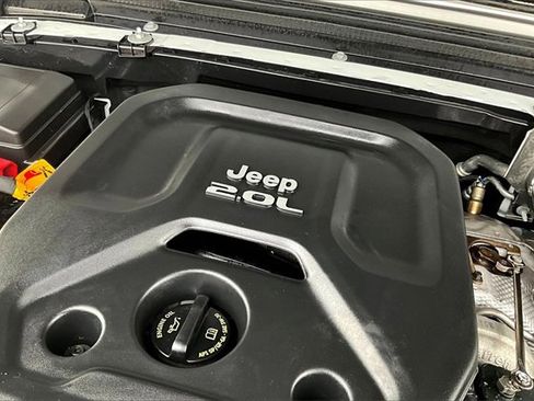 Used 2021 Jeep Wrangler Unlimited Sahara image 31