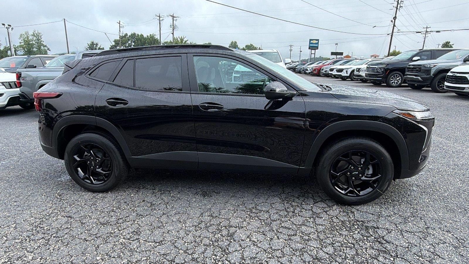 New 2026 Chevrolet Trax LT w/ Driver Confidence Package FWD image 7