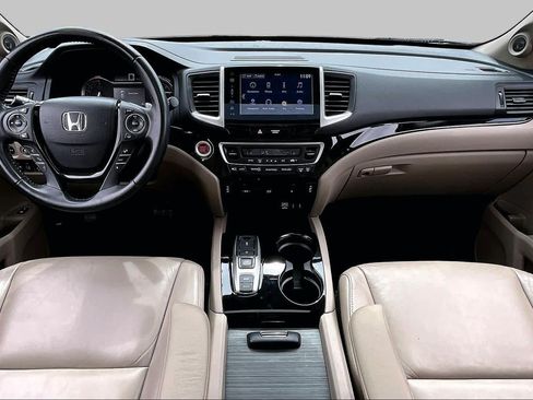 Used 2016 Honda Pilot Touring image 16