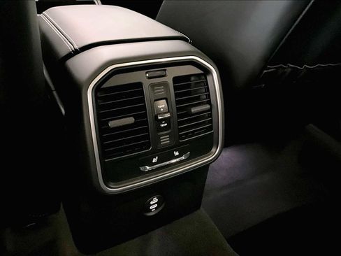 New 2026 Porsche Macan S image 27