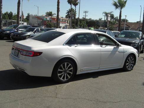 Used 2017 Lincoln Continental Premiere image 14