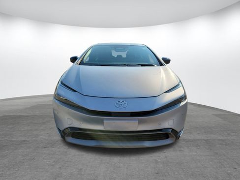 Used 2023 Toyota Prius XLE image 2