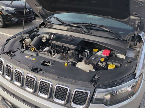 Used 2024 Jeep Compass Latitude AWD/4WD image 41