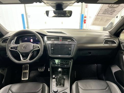 Used 2022 Volkswagen Tiguan SEL R-Line AWD/4WD image 10