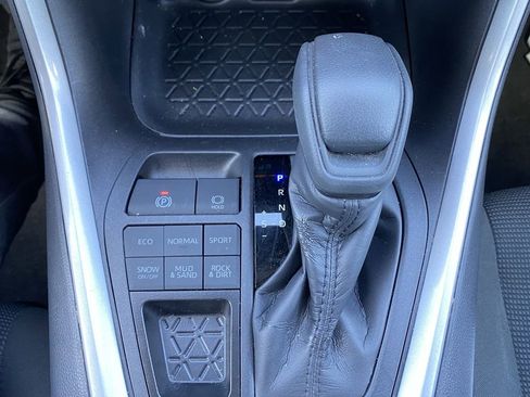 Certified 2025 Toyota RAV4 LE image 10