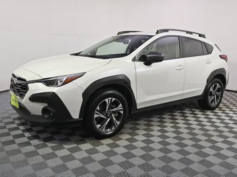Used 2024 Subaru Crosstrek 2.0i Premium image 2