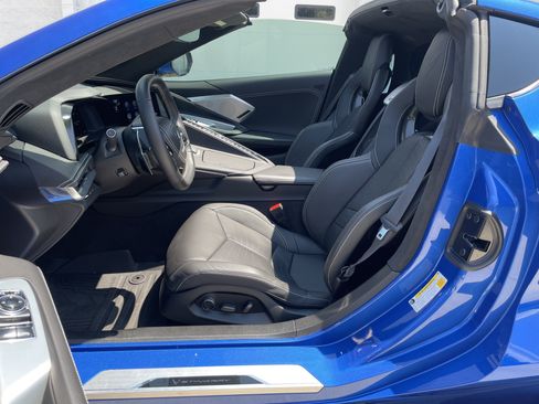 Used 2023 Chevrolet Corvette Stingray Premium Cpe w/ Z51 Performance Package RWD image 15
