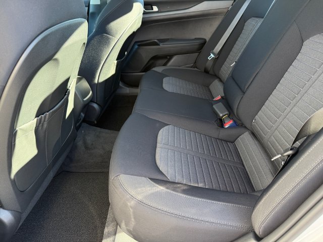 New 2027 Kia K5 LXS FWD image 11