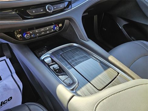 Used 2024 Buick Enclave Premium image 23