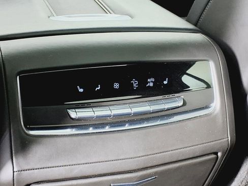 Used 2023 Cadillac Escalade ESV V image 5