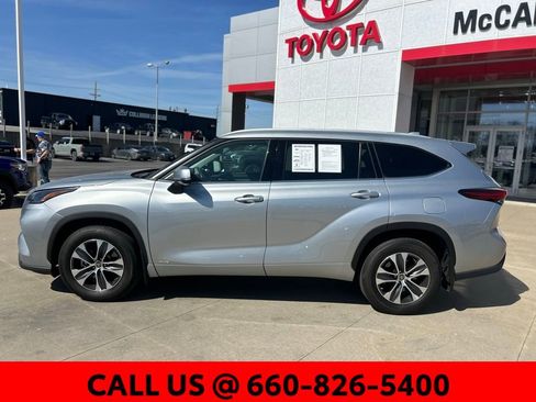 Used 2022 Toyota Highlander XLE image 15