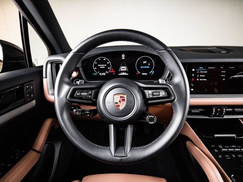 Certified 2026 Porsche Cayenne AWD/4WD image 26