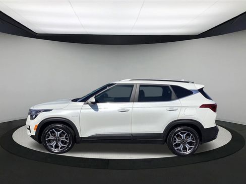 Used 2023 Kia Seltos EX AWD/4WD image 6