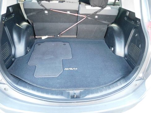 Used 2015 Toyota RAV4 LE AWD/4WD image 12