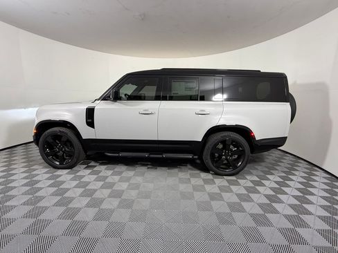 New 2026 Land Rover Defender 130 X-Dynamic SE AWD/4WD image 2